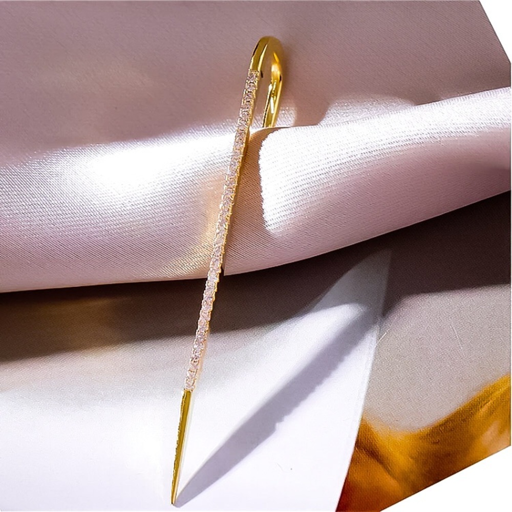 ⚜️𝟯𝟬%𝗢𝗙𝗙 𝗯𝘂𝗻𝗱𝗹𝗲𝘀 𝟯+⚜️ NEW CZ Gold Bar Posh Ear Hook Crawler Earring - Picture 2 of 10